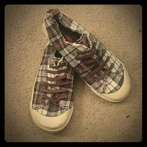 Plaid sneakers